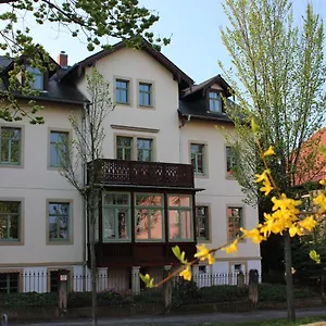 traumhafte-etagenwohnung-in-gunderzeitvilla.dresdenhotels.net/